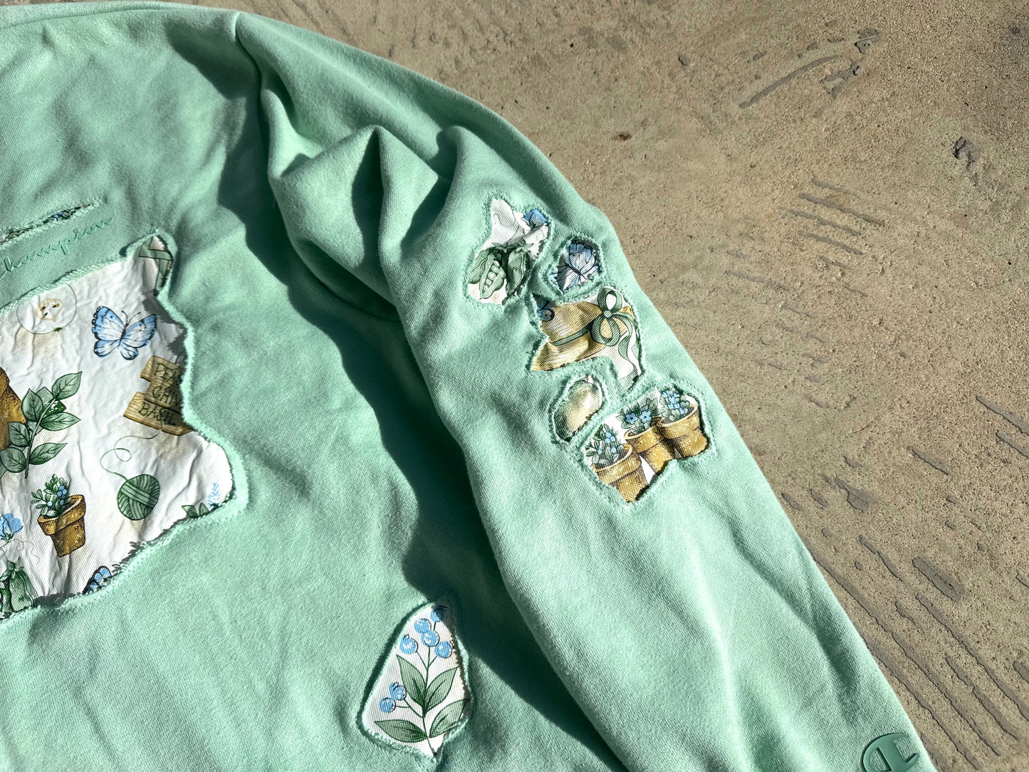 1 of 1 Handmade Champion Gardener Mint Sweatshirt